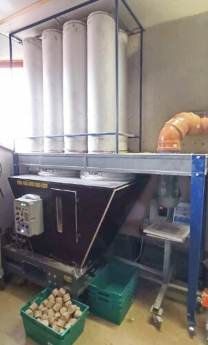 B30 under a dust extractor